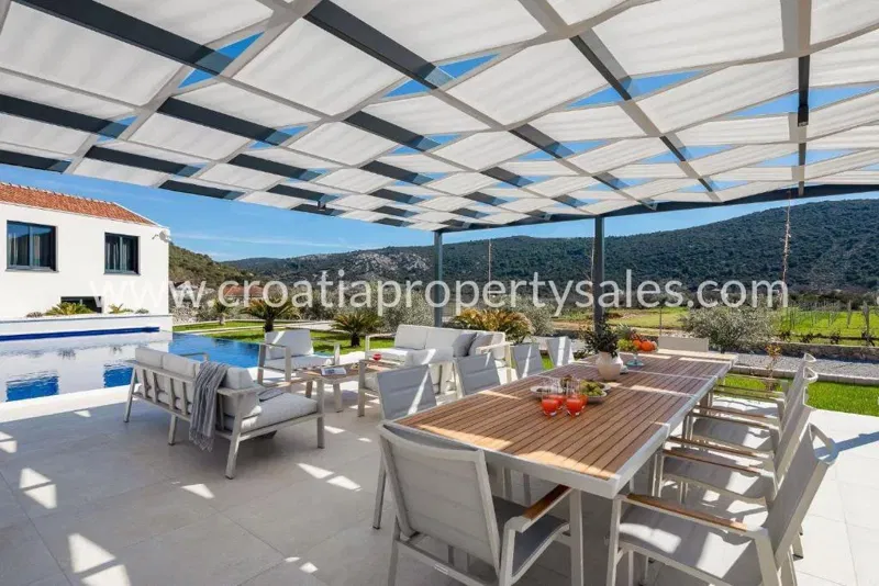 Trogir/Ciovo, villa for sale, 1.800.000 € – 3