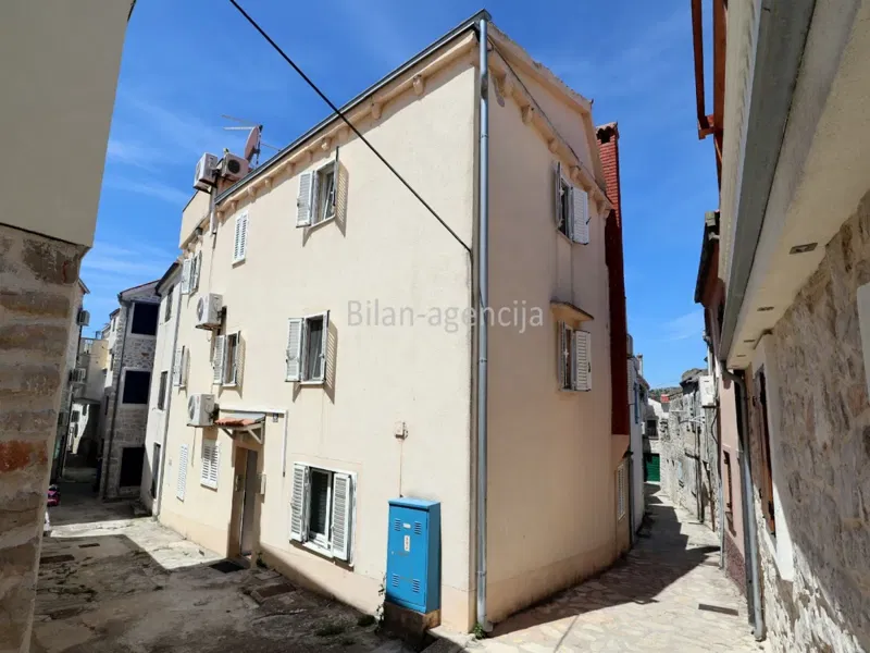 Dom Betina – 3