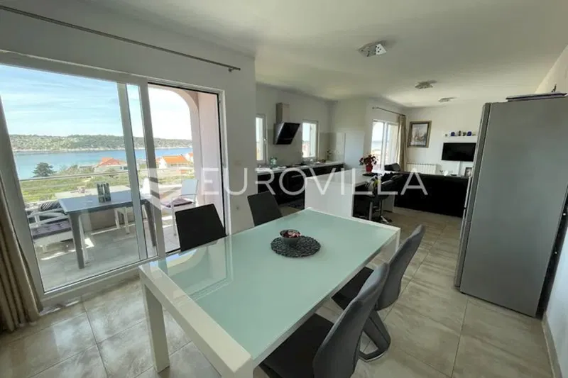 Island Rab, Barbat, two-room apartment on the 2nd floor, size 105 m² – 2