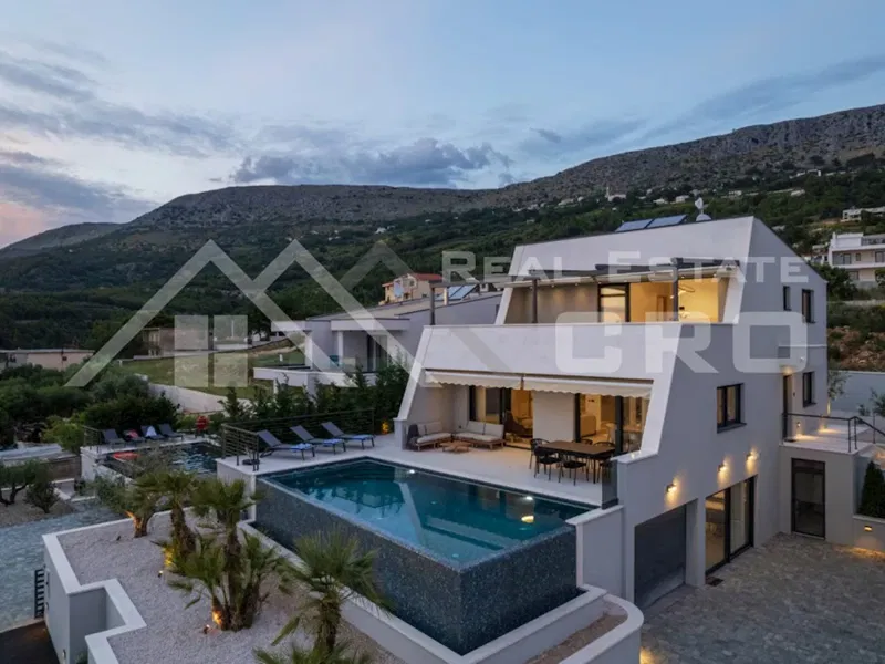 Immobili a Spalato - Villa imponente con splendida vista sul mare, periferia di Spalato, in vendita – 2