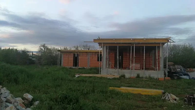 Marchana, 125 mq, in vendita in alta fase di ristrutturazione! – 2
