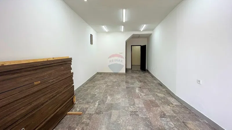 Attività commerciale Umag, 37,25m2 – 2