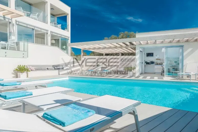 Perfect combination of modern architecture and pure relaxation – 3
