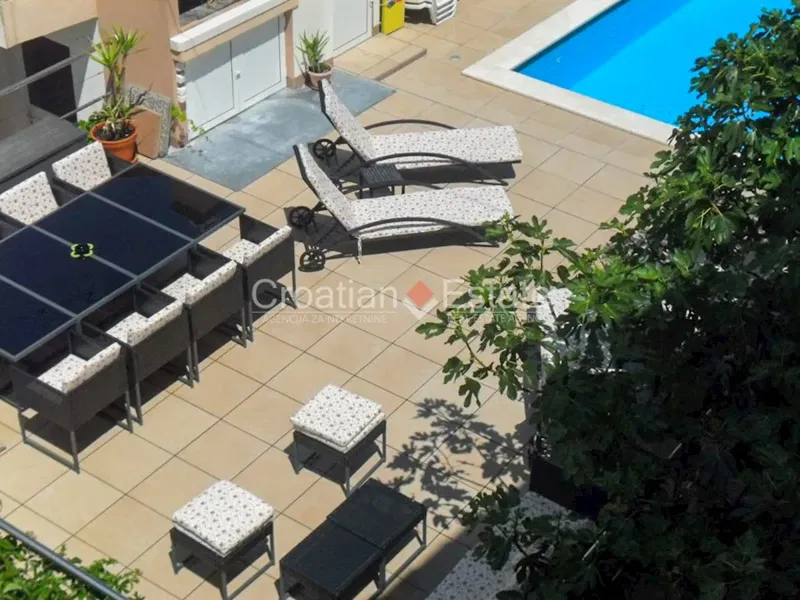 Isola di Ciovo – Appartamento in villa con piscina riscaldata, Prima fila al mare – 3