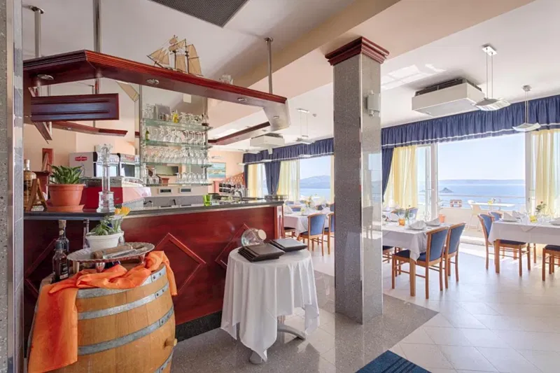 A beautiful hotel near Trogir. Favorable! – 2