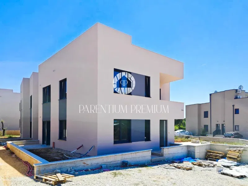 Vrhunski penthouse sa pogledom na more na odličnoj lokaciji – 2