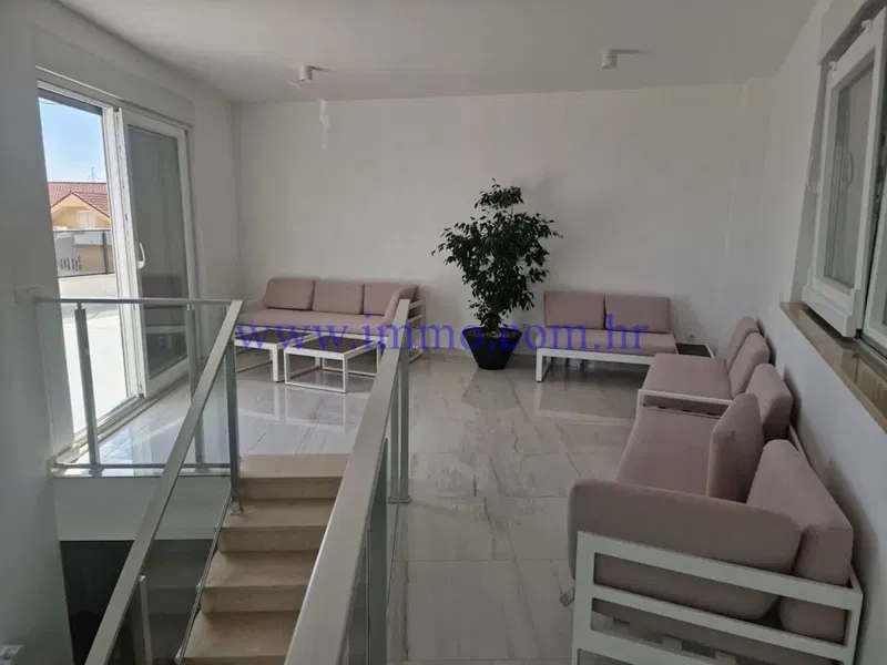 LUXURY VILLA WITH SWIMMING POOL AROUND SPLIT – 3