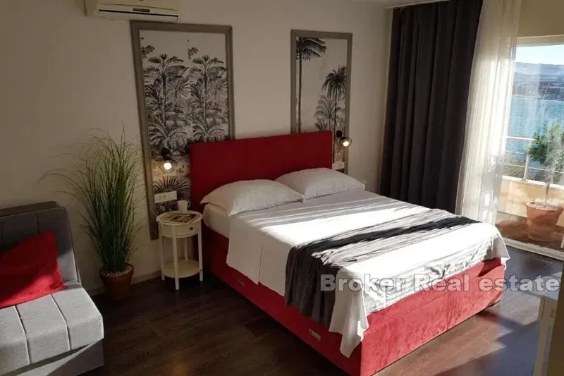 House/mini hotel first row to the sea – 3