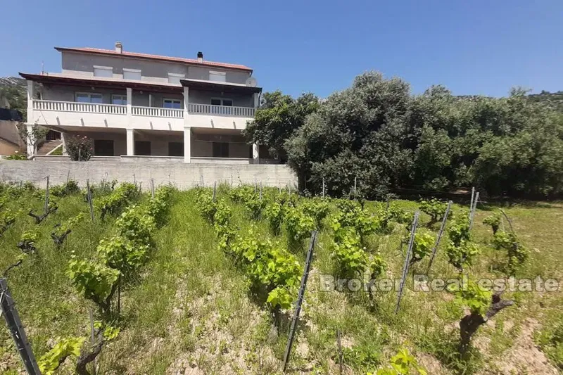 Una casa spaziosa in una posizione unica sul mare – 3