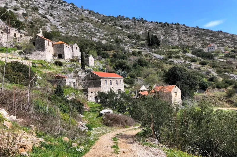 Three stone houses with sea view for complete renovation – 2