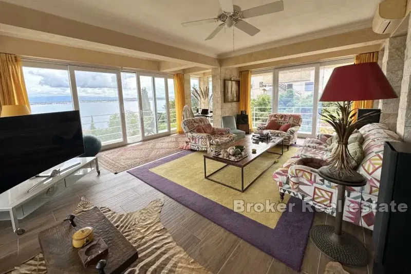 House near the sea with a beautiful view – 3