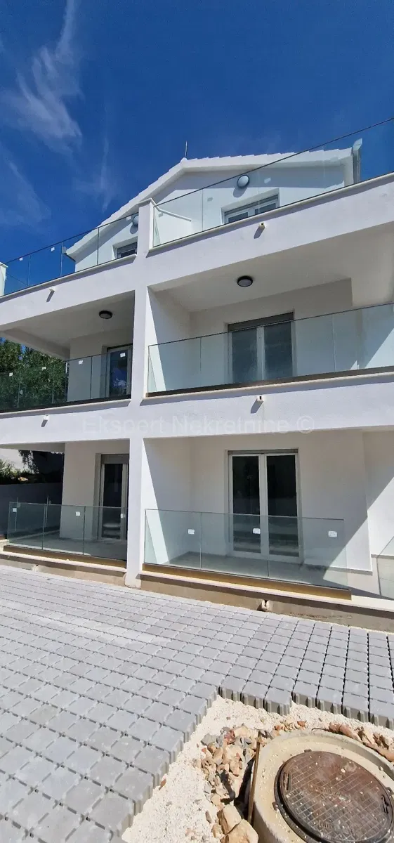 Čiovo, Okrug G., small 2-bedroom apartment 54m2, 1st floor, large terrace, new construction – 3