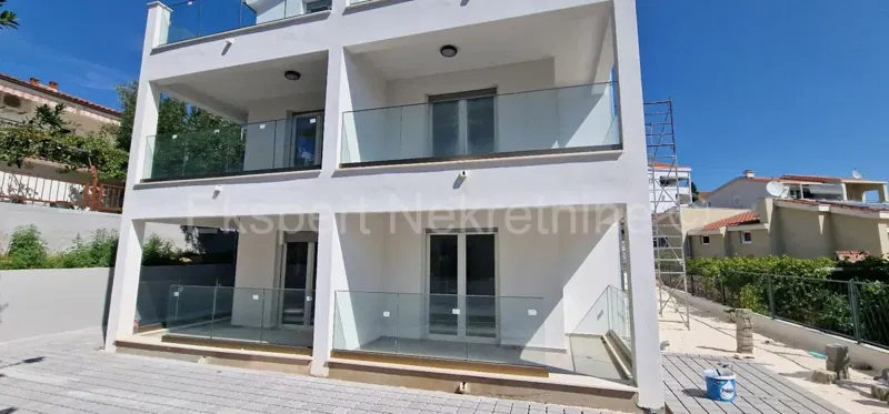 Čiovo, Okrug G., 1 bedroom apartment 58m2, garden, large terrace, New construction – 3