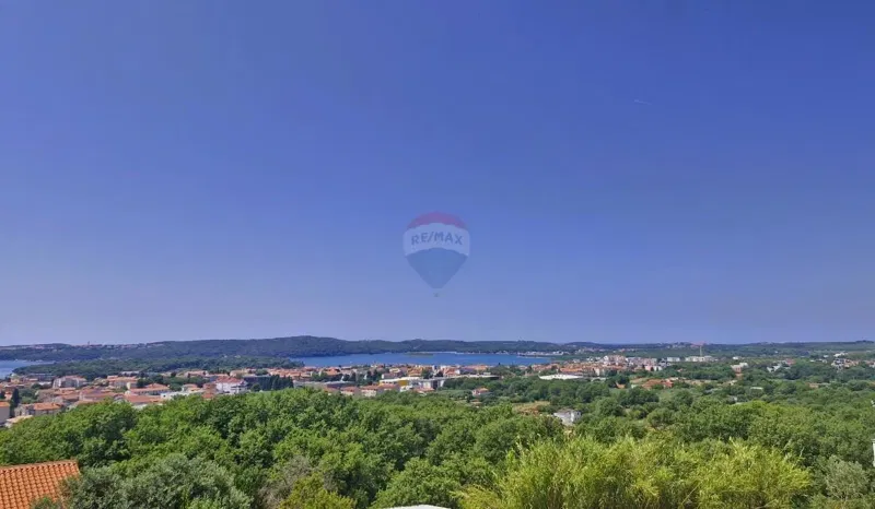 Istra, Medulin – House with rooftop terrace and sea view, 280 m² – 2
