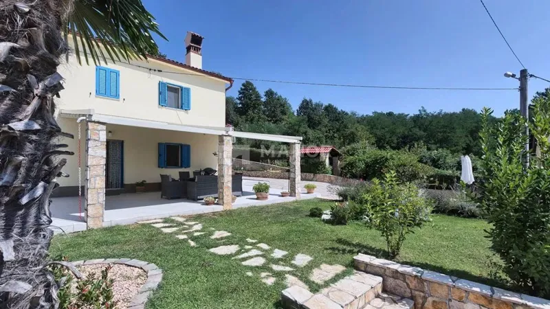 ISZTRA, KRŠAN - Kőház medencével – 2