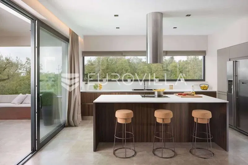 Višnjan, a beautifully arranged villa surrounded by greenery, net usable area 242 m² – 3