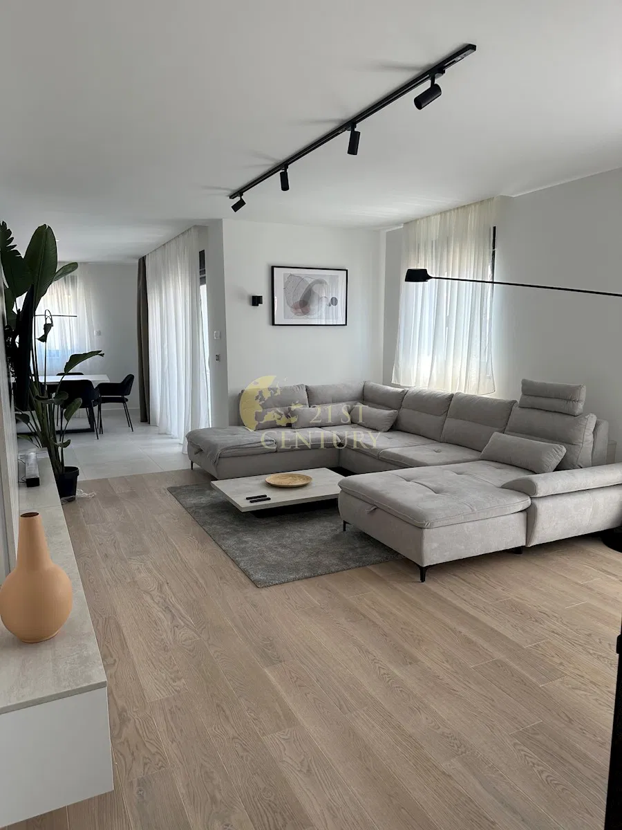 ***New luxury apartment 144m2 + 105m2 roof terrace***