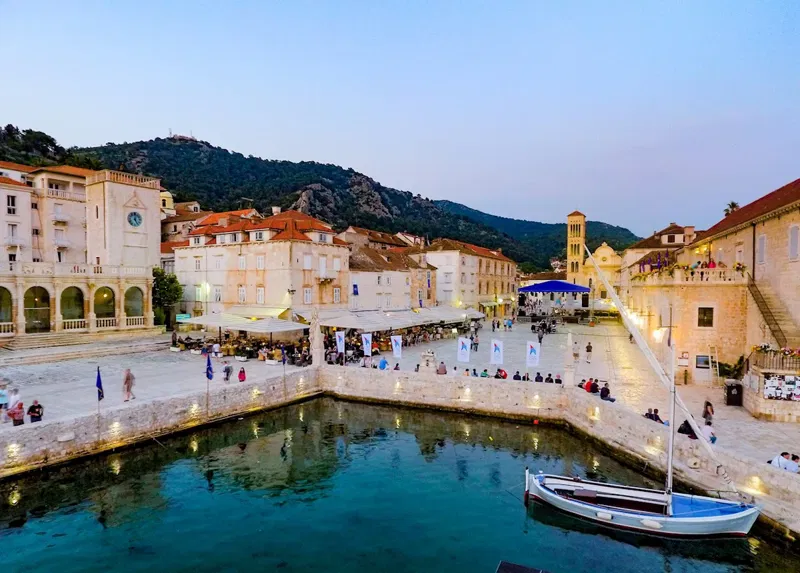 Telek Hvar – 2