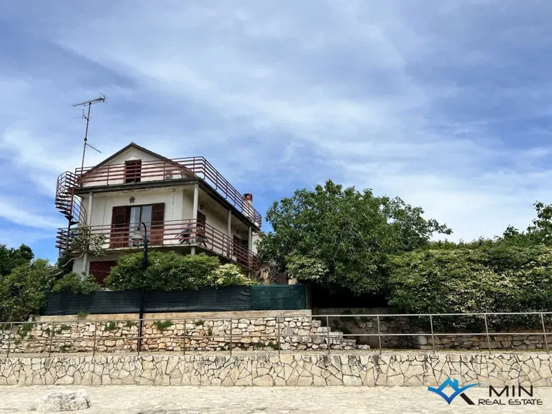 House 1st row to the sea in the vicinity of Novigrad – 2