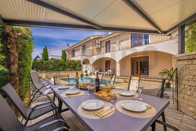 Krk, surroundings, detached house with two residential units and two swimming pools! – 3