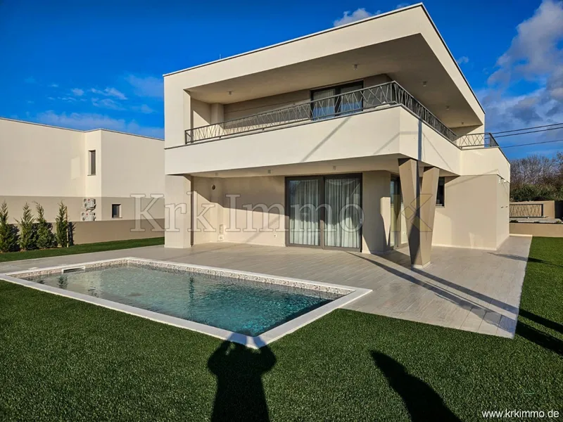 Neubau Krk: Luxusvilla mit Pool und Meerblick – 3