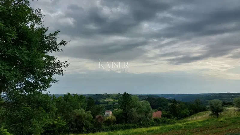Земля під забудову Grožnjan, 1.560m2 – 2