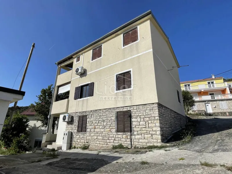 Hiša Donji Karin, 180m2 – 2