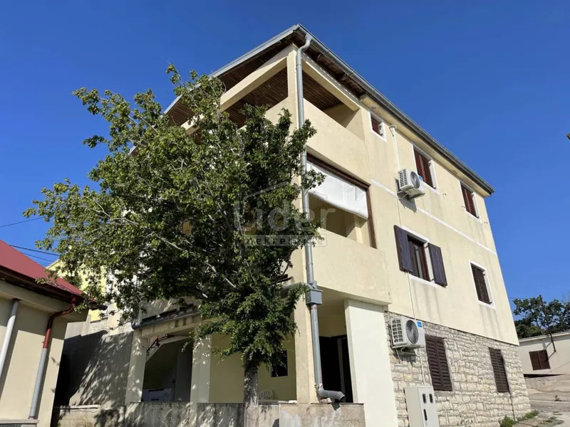Hiša Donji Karin, 180m2 – 3