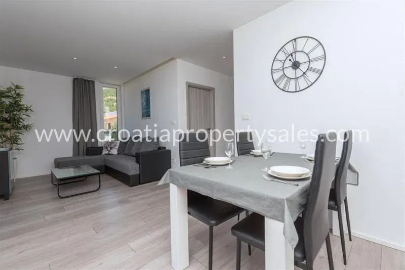 Makarska, villa for sale, 990.000 € – 3