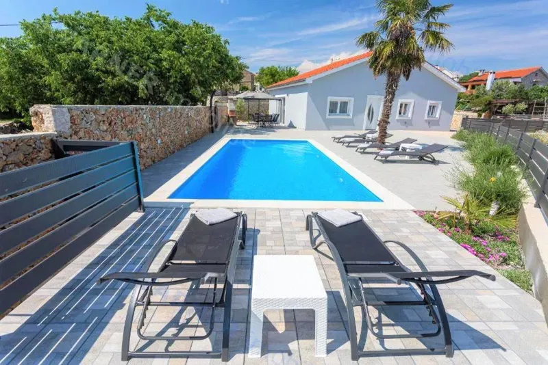 Villa with a swimming pool and sea view in a peaceful location! – 2