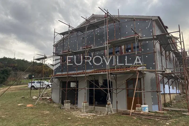 Rovinjsko Selo, a residential/business building 600m2 under construction – 2