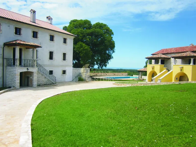 ***Jedinstveno imanje nedaleko od Poreča***