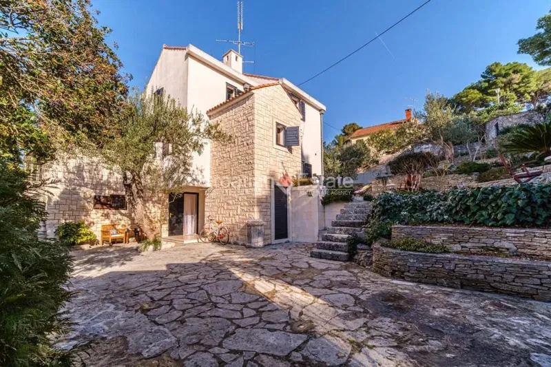 Brac Island - House with swimming pool and mooring, 30m from the sea – 2