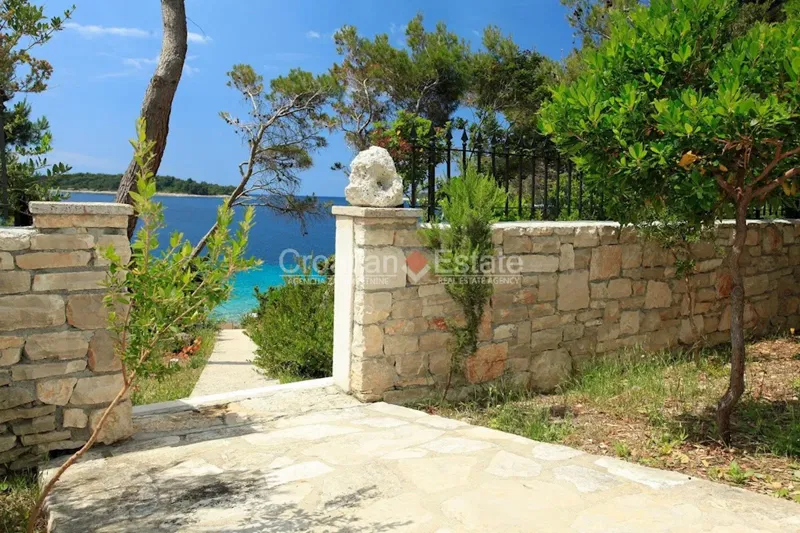 Korcula Island – Seafront stone villa with pool for sale – 3