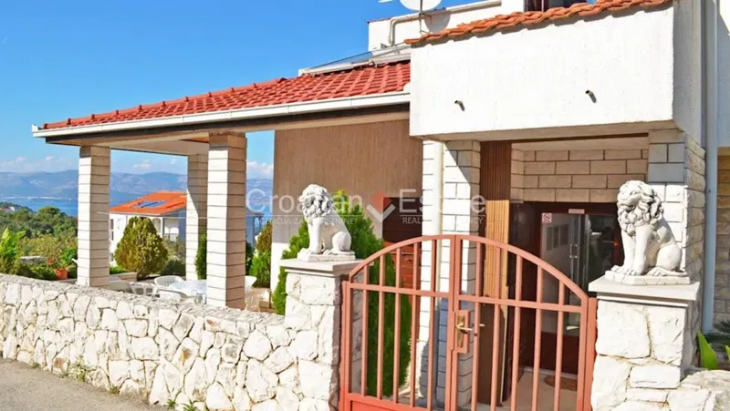 Ciovo Island – House with sea view for sale – 2