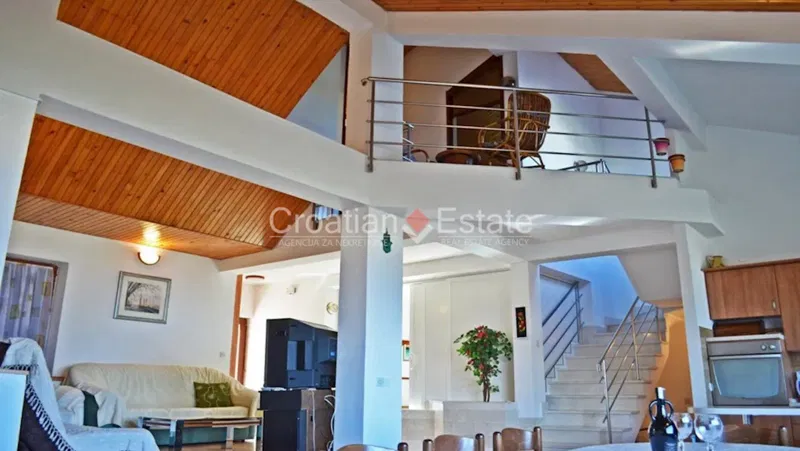 Ciovo Island – House with sea view for sale – 3