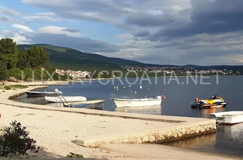 Casa con 2 posti barca vicino a Zara – 2