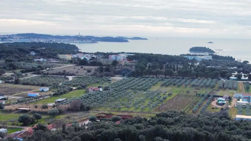 Terreno non edificabile Rovinj, 2.038m2 – 2