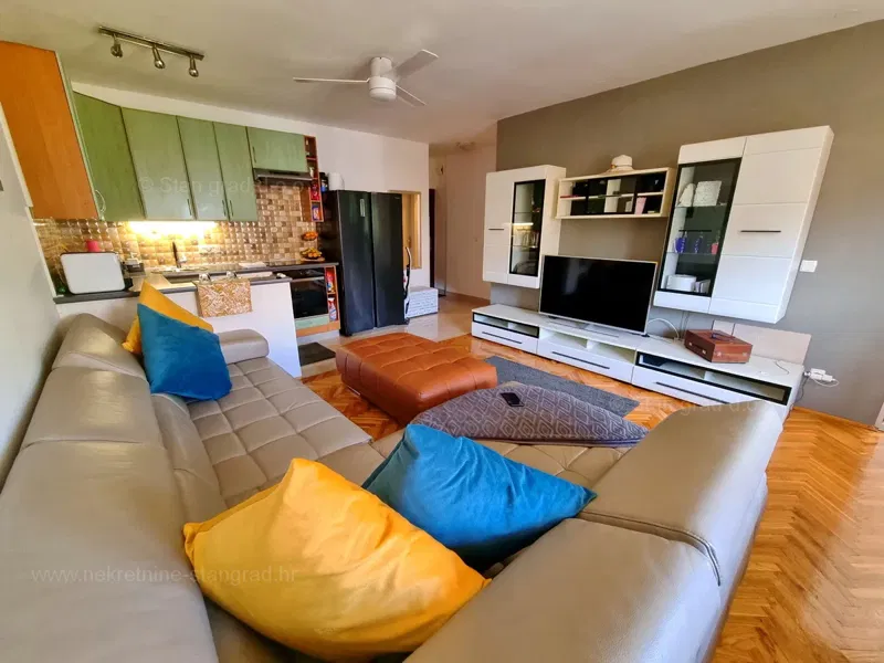 Njivice, sale, renovated apartment near the sea! – 2