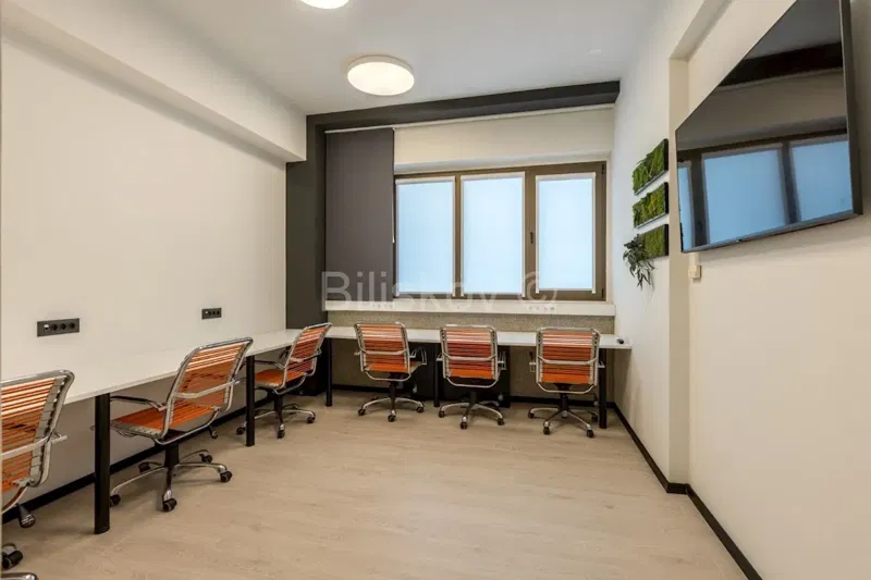 Split near campus, modern office space for rent – 2