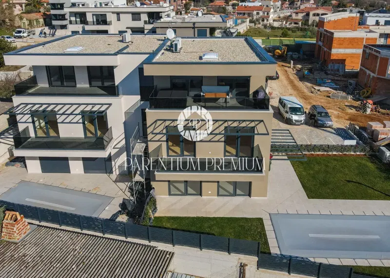 Modern luxury two-story apartment with pool and sea view – 2