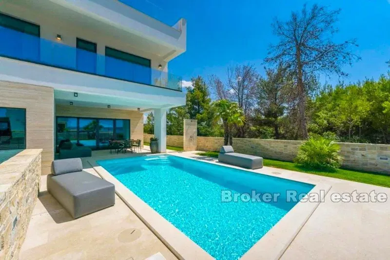 Luxury villa with sea view – 3