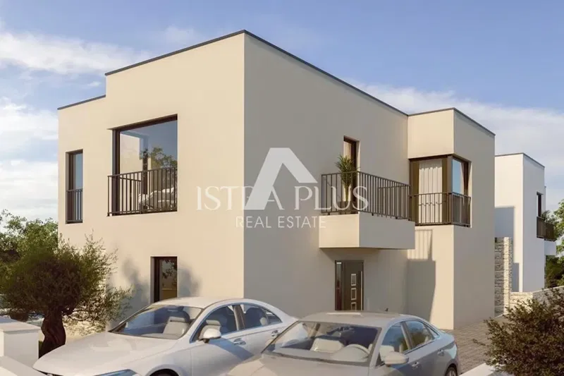 Bellissimo nuovo edificio a Parenzo – 2