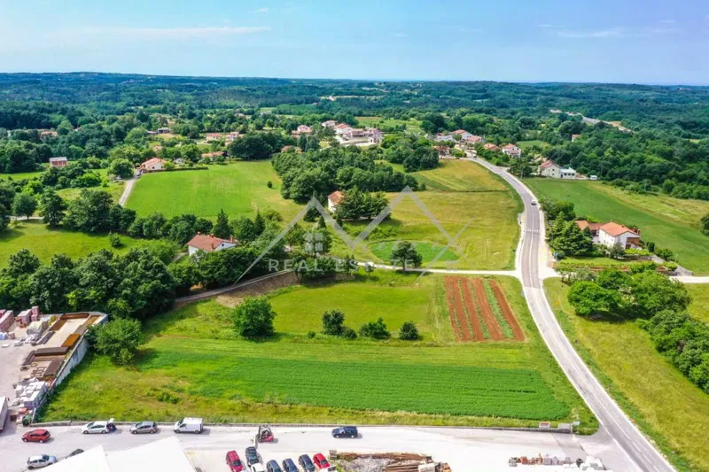 Pazin area, commercial building land – 3