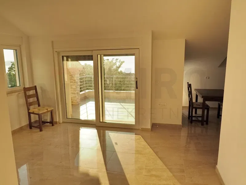 Njivice, apartment on the top floor with a panoramic view of the sea – 2