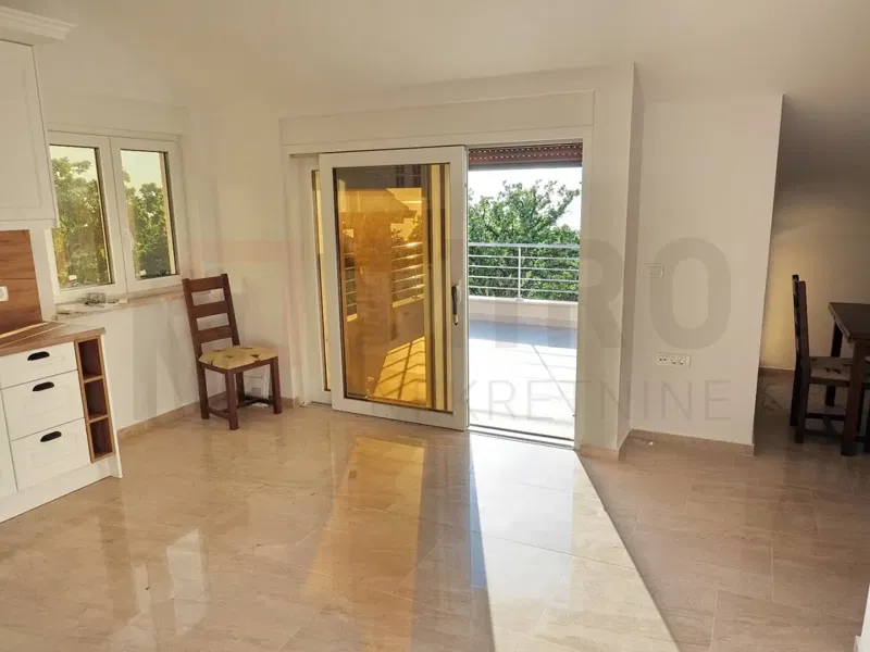 Njivice, apartment on the top floor with a panoramic view of the sea – 3