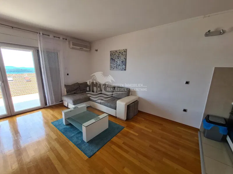 Penthouse sa pogledom na more blizu Trogira – 3