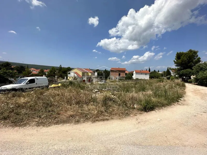 Gornji Karin građevinsko zemljište 565m2
