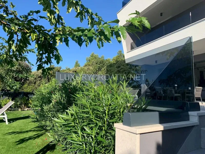 Residenza di lusso sulla costa con piscina e ormeggio privato per barca Zadar Croazia – 3