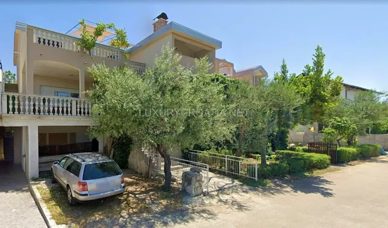 Croazia, zona Murter, grande casa in vendita con 11 appartamenti – 3